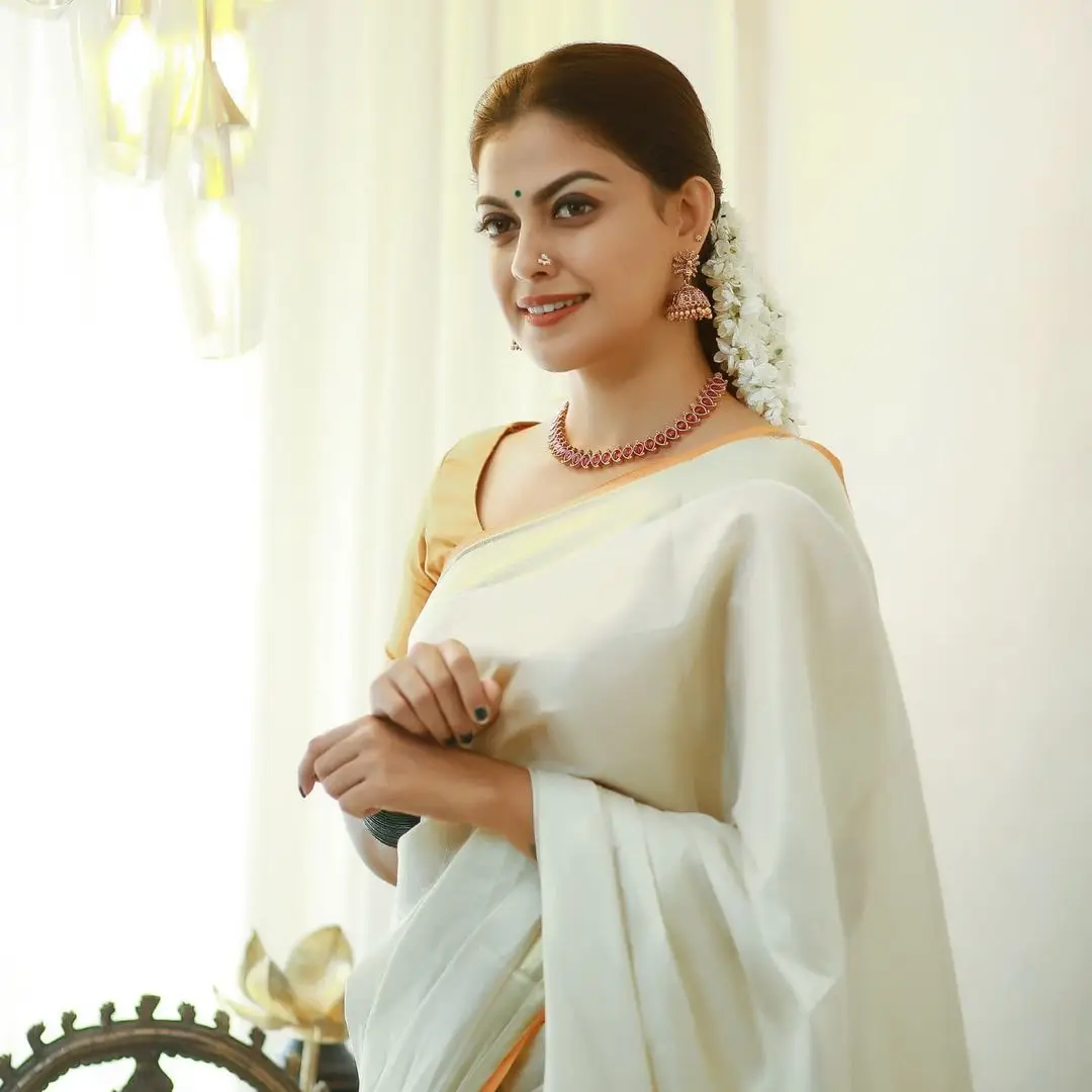 Malayalam Actress Anusree Nair in White Saree Yellow Blouse